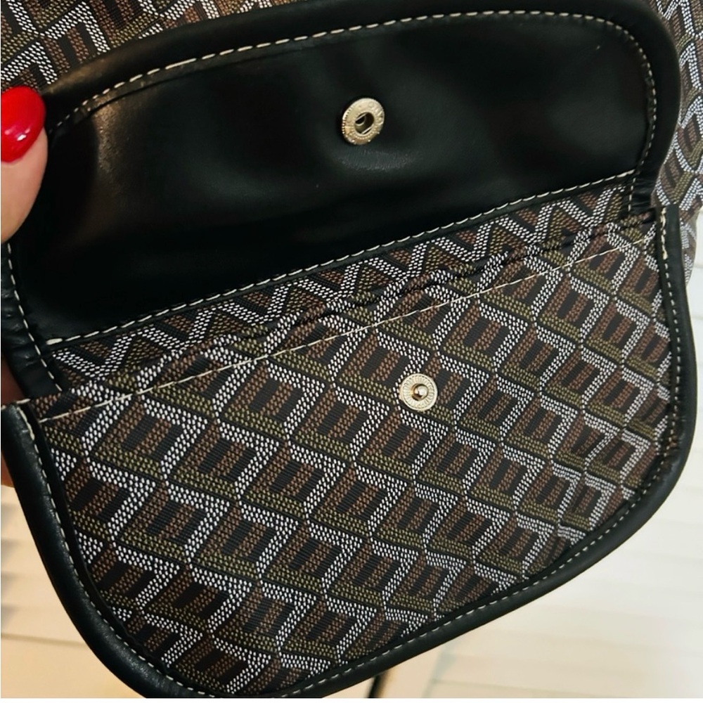 Goyard-Like Stylish Brown Patterned Tote Bag - Picture 2 of 3